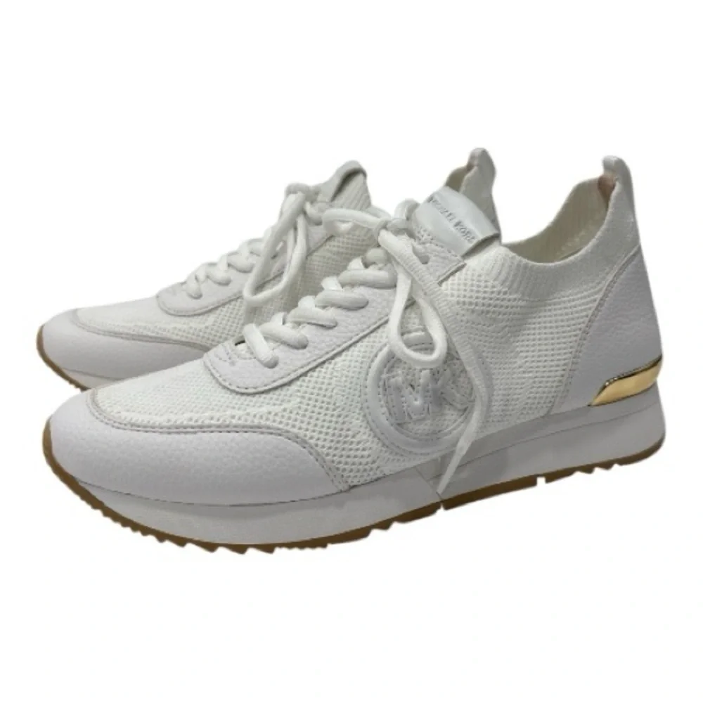 MICHAEL KORS Jenkins Stretch Knit Trainer In white gold size 8.5